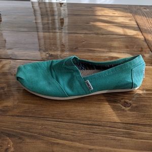 Toms size 8